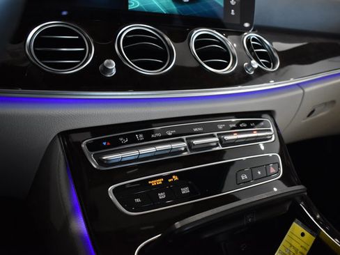 Used 2023 Mercedes-Benz E 350 4MATIC Sedan image 22