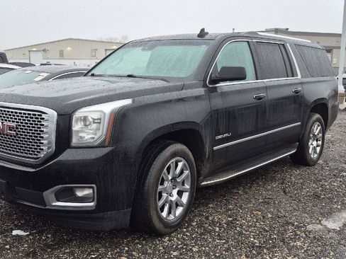 Used 2015 GMC Yukon XL Denali image 1