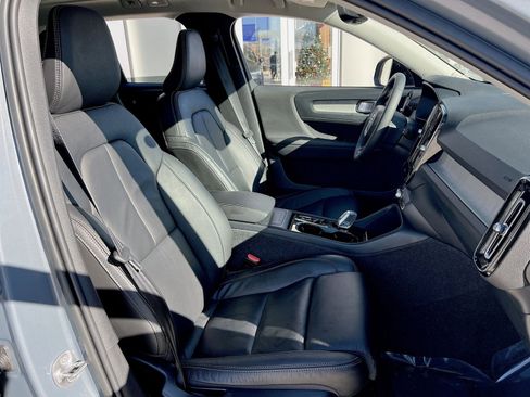 Certified 2023 Volvo XC40 B5 Plus w/ Protection Package Premier image 26