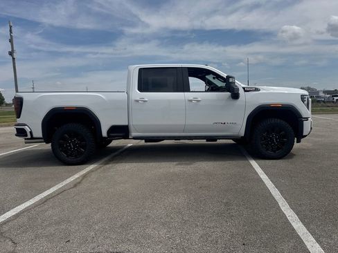 New 2026 GMC Sierra 2500 AT4 image 7