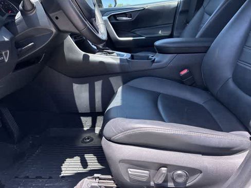 Used 2021 Toyota RAV4 XLE Premium FWD image 18