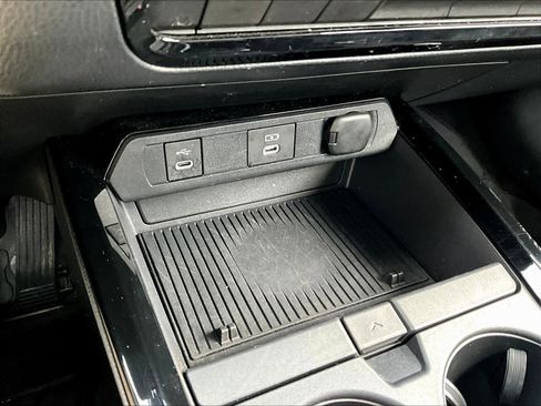 Used 2024 Toyota Prius Limited image 27