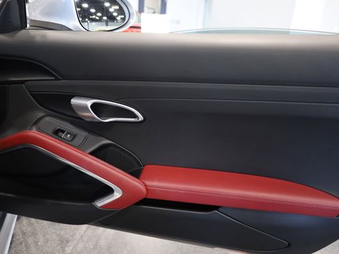 Used 2018 Porsche 718 Cayman S image 34