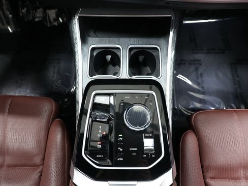 Used 2023 BMW 740i w/ Parking Assistance Package RWD image 38
