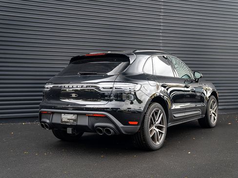 Certified 2025 Porsche Macan image 28