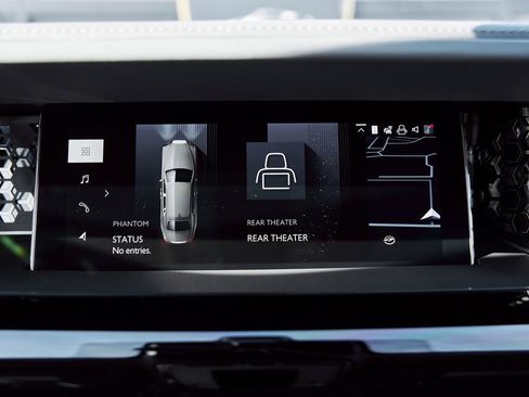 Used 2025 Rolls-Royce Phantom Sedan image 82