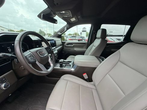 Used 2023 GMC Sierra 1500 SLT w/ SLT Premium Package AWD/4WD image 4