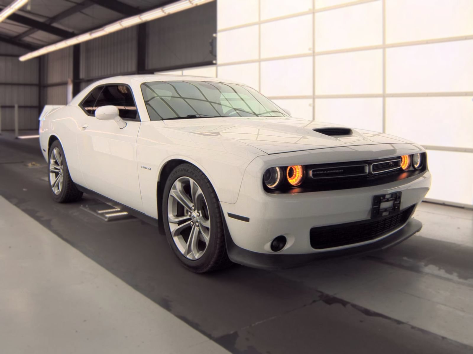 Used 2020 Dodge Challenger R/T RWD image 2