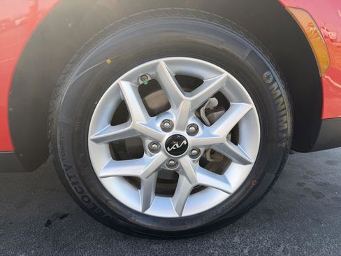 Used 2022 Kia Soul LX w/ Technology Package image 9