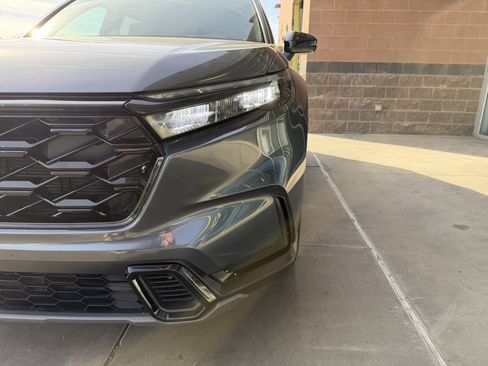 Used 2025 Honda CR-V Sport image 11