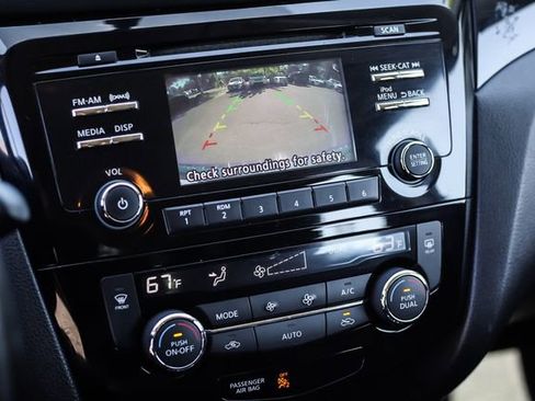 Used 2017 Nissan Rogue Sport SV w/ SV All-Weather Package AWD/4WD image 16