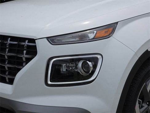 New 2025 Hyundai Venue Limited image 6