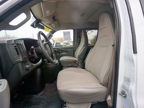 Used 2020 Chevrolet Express 3500 LT w/ LT Preferred Equipment Group image 10