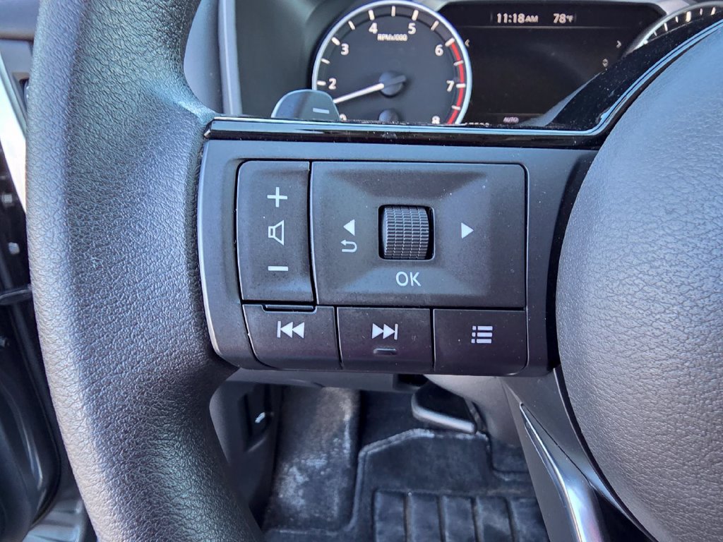 Used 2023 Nissan Rogue SV AWD/4WD image 18