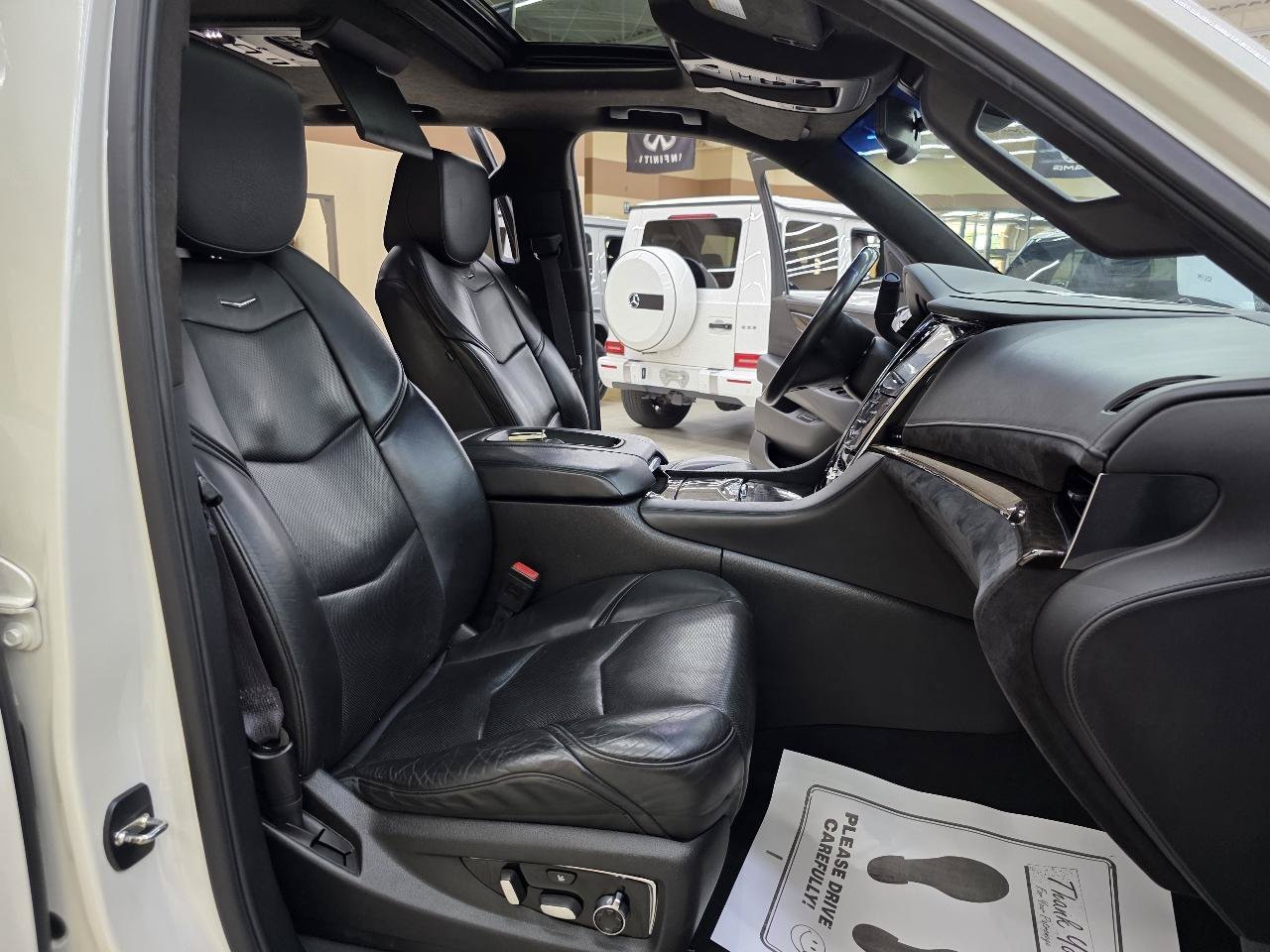 Used 2015 Cadillac Escalade Platinum AWD/4WD image 21