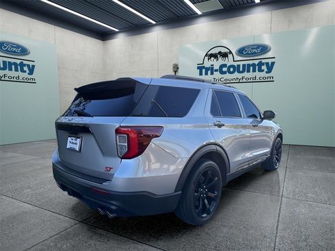 Used 2020 Ford Explorer ST w/ ST High-Performance Pack image 7