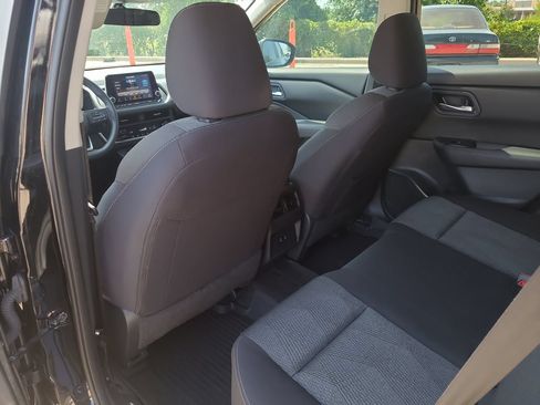 Certified 2024 Nissan Rogue SV FWD image 10