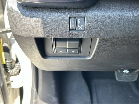 New 2026 GMC Canyon AT4 w/ Technology Plus Package AWD/4WD image 18
