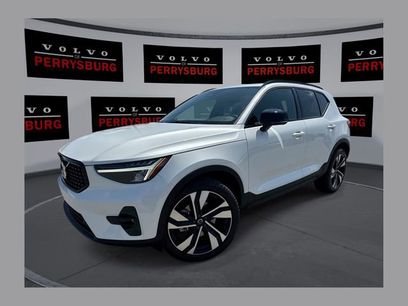 Used 2023 Volvo XC40 B5 Plus w/ Climate Package