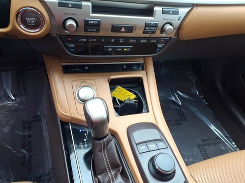 Used 2016 Lexus ES 350 w/ Premium Package w/Wood Trim image 14