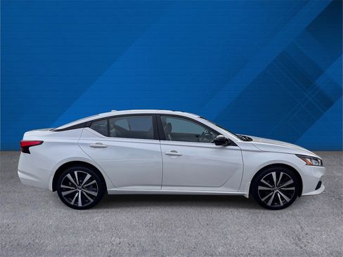 Used 2020 Nissan Altima 2.5 SR w/ Premium Package image 10