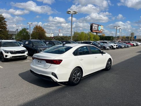 Used 2024 Kia Forte LXS w/ LXS Technology Package image 9
