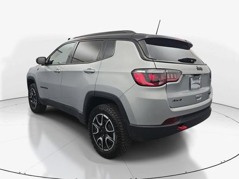 Used 2024 Jeep Compass Trailhawk AWD/4WD image 8
