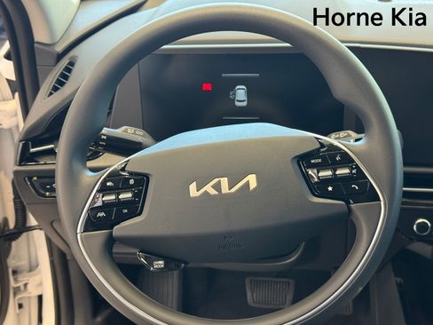New 2026 Kia Niro LX FWD image 15
