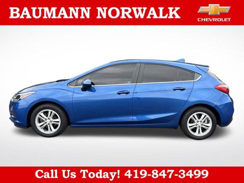 Used 2017 Chevrolet Cruze LT w/ Convenience Package FWD image 6