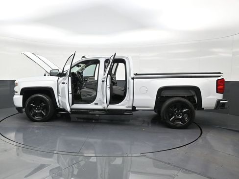 Used 2018 Chevrolet Silverado 1500 Custom w/ Custom Value Package image 30