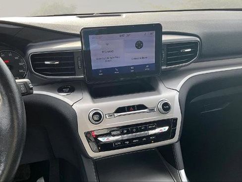 Certified 2023 Ford Explorer XLT w/ Equipment Group 202A image 6