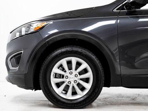 Used 2016 Kia Sorento FWD image 27