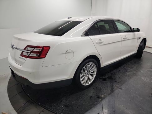 Used 2019 Ford Taurus Limited image 9