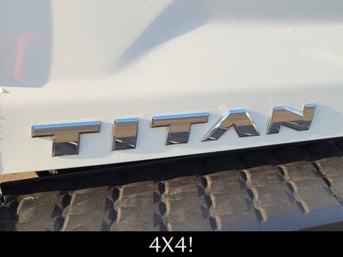 Used 2024 Nissan Titan SV w/ Accessory Utility Package image 10
