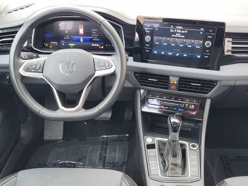 Used 2025 Volkswagen Jetta SE FWD image 28