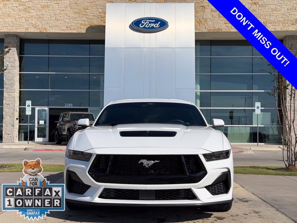 Used 2025 Ford Mustang GT Premium RWD image 2