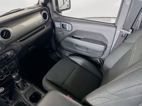 Used 2021 Jeep Gladiator Overland w/ LED Lighting Group image 24