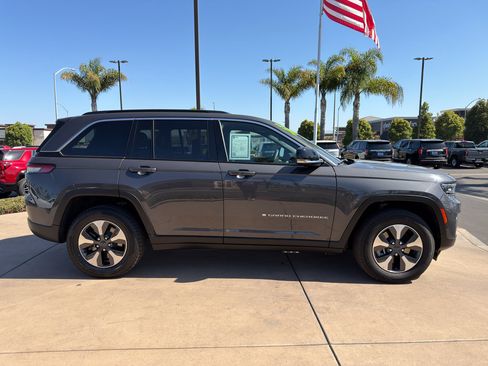 Used 2024 Jeep Grand Cherokee Limited 4xe AWD/4WD image 4