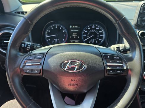 Used 2021 Hyundai Kona Limited FWD image 9