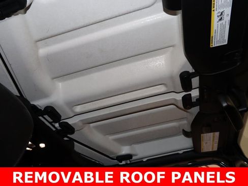 Used 2022 Jeep Wrangler Unlimited Sahara w/ Cold Weather Group image 15