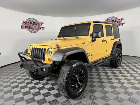 Used 2014 Jeep Wrangler Unlimited Sport w/ Quick Order Package 24S AWD/4WD image 3