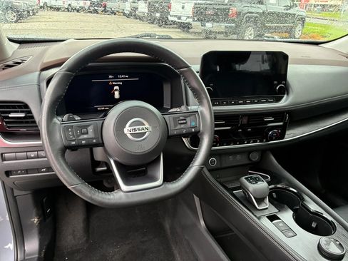 Used 2021 Nissan Rogue Platinum AWD/4WD image 5