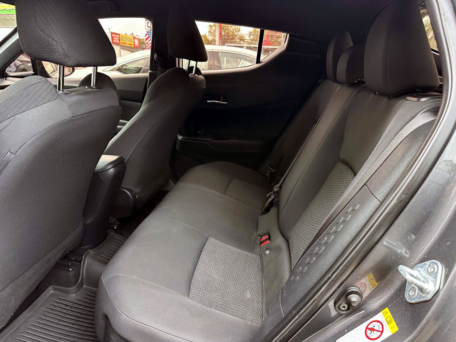 Used 2019 Toyota C-HR XLE FWD image 13