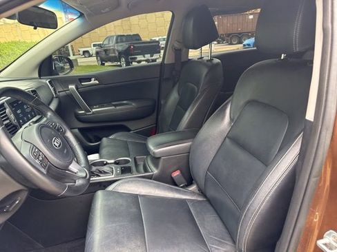 Used 2017 Kia Sportage EX image 12