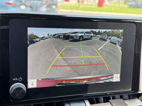 Used 2025 Toyota RAV4 XLE FWD image 4