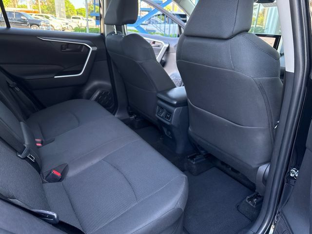 Used 2025 Toyota RAV4 LE AWD/4WD image 33