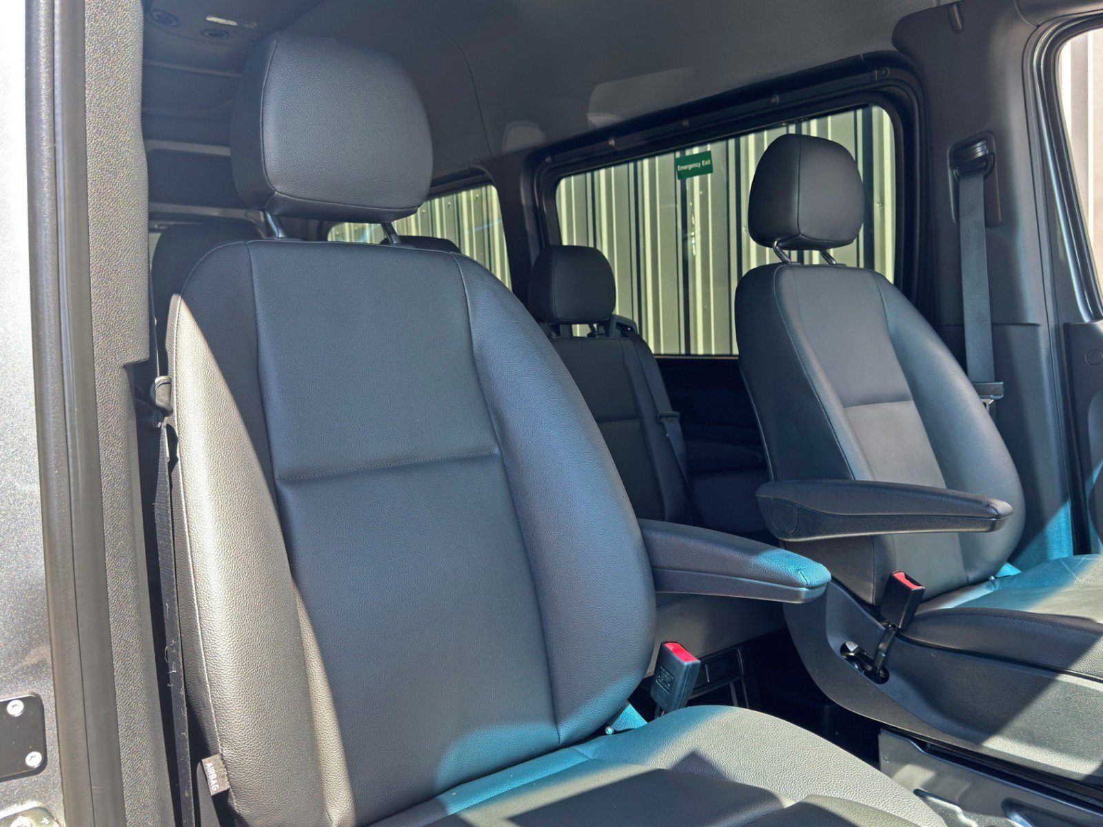 Used 2023 Mercedes-Benz Sprinter 2500 image 34