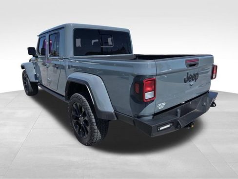 Used 2024 Jeep Gladiator Sport image 4