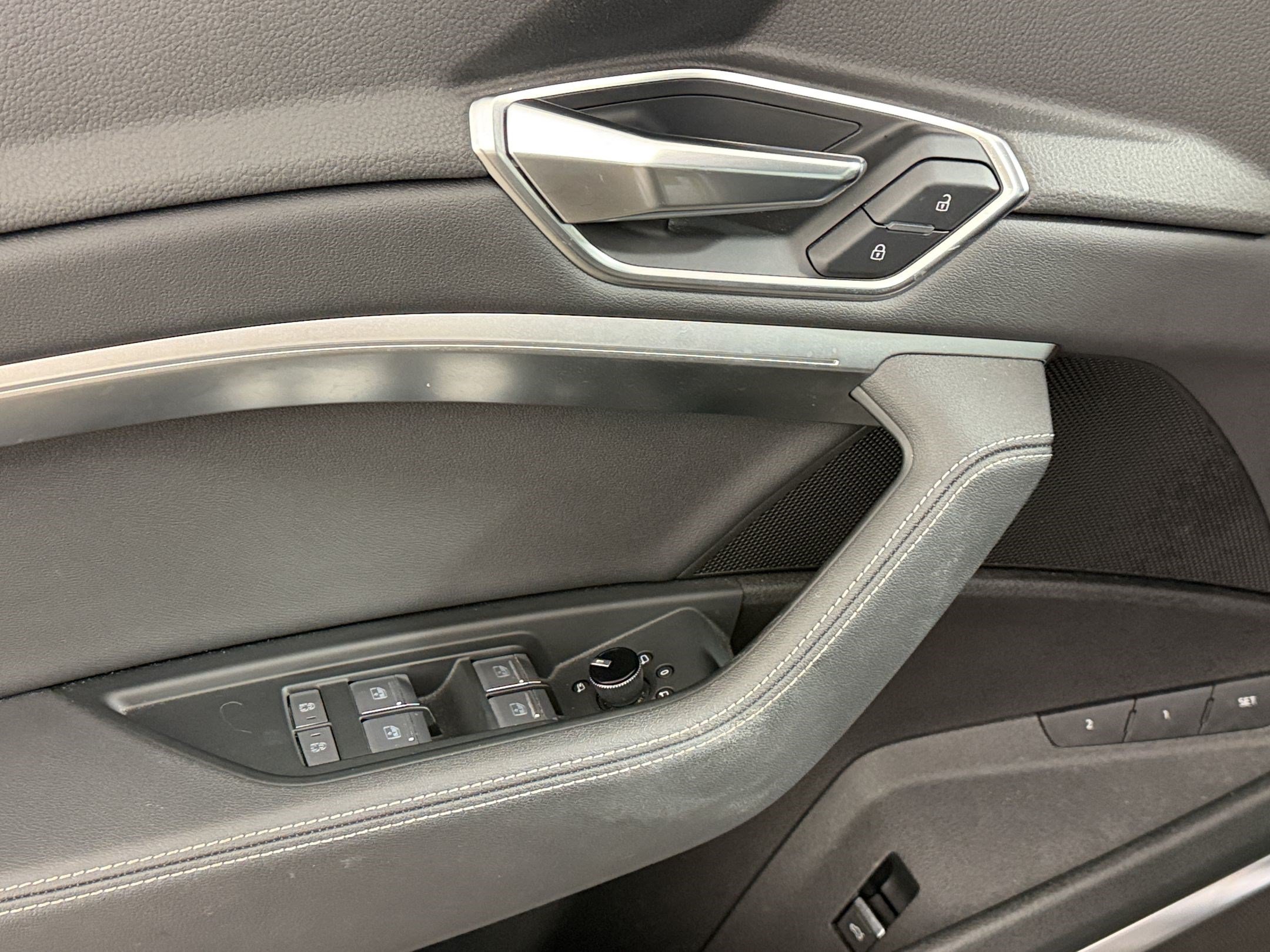 Used 2019 Audi e-tron Premium Plus AWD/4WD image 27