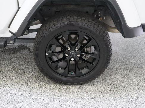 Used 2025 Jeep Gladiator Sport image 10